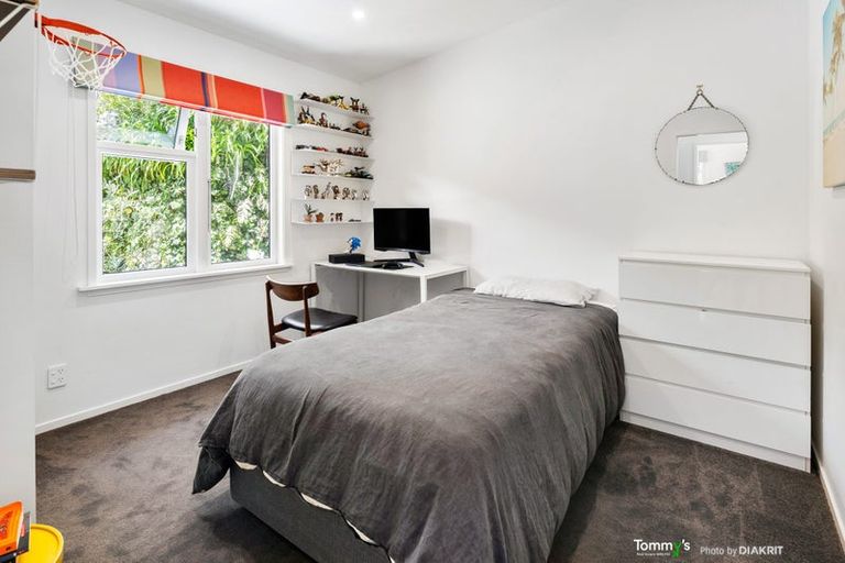 Photo of property in 42 Lohia Street, Khandallah, Wellington, 6035