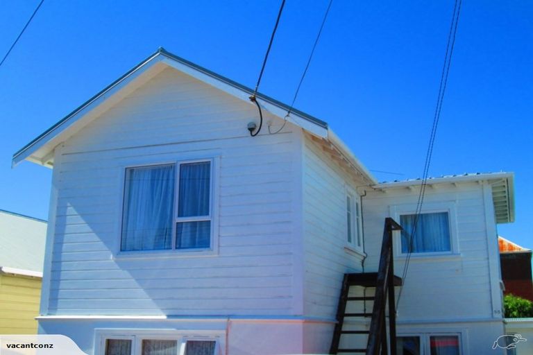 Photo of property in 55 Endeavour Street, Lyall Bay, Wellington, 6022