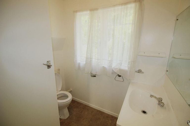 Photo of property in 212 Godley Road, Titirangi, Auckland, 0604