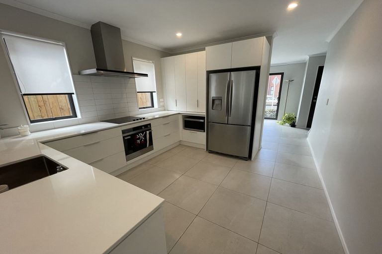 Photo of property in 19 Richard Petterd Way, Swanson, Auckland, 0614