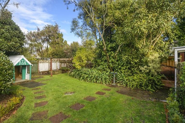 Photo of property in 23 Redwood Grove, Hokowhitu, Palmerston North, 4410