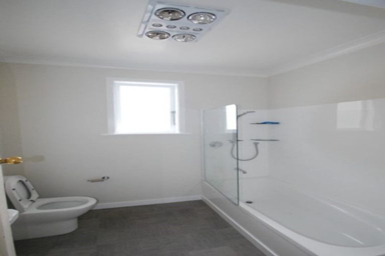 Photo of property in 16 Lonsdale Crescent, Rongotai, Wellington, 6022