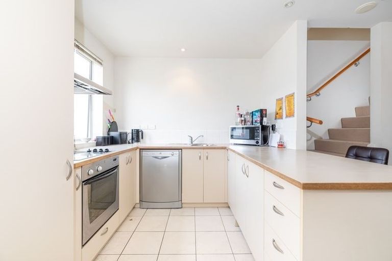 Photo of property in 6/28 Oneroa Road, East Tamaki, Auckland, 2013