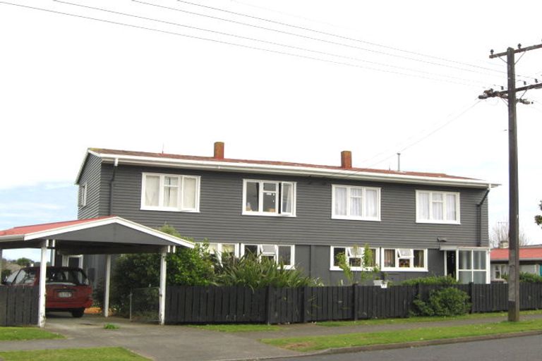 Photo of property in 77-79 Banks Street, Marfell, New Plymouth, 4310