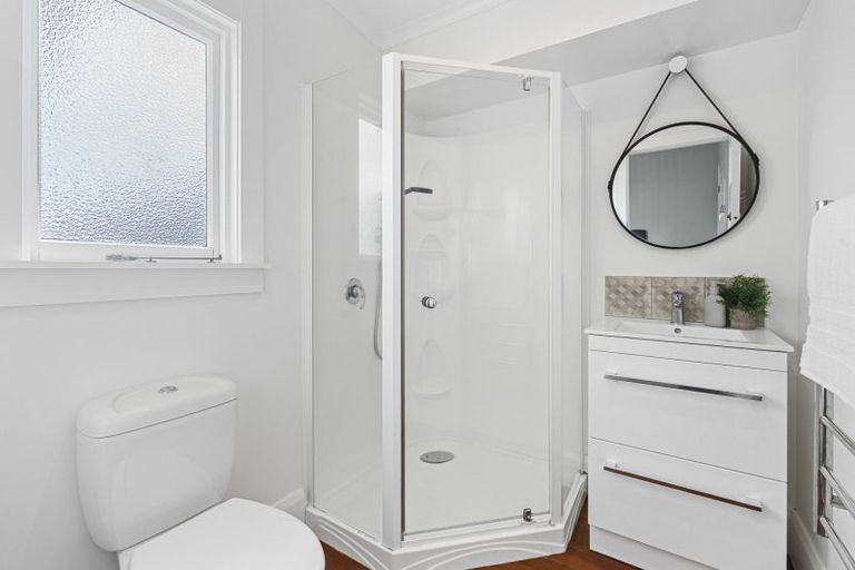 Photo of property in 87 Pendarves Street, New Plymouth, 4310