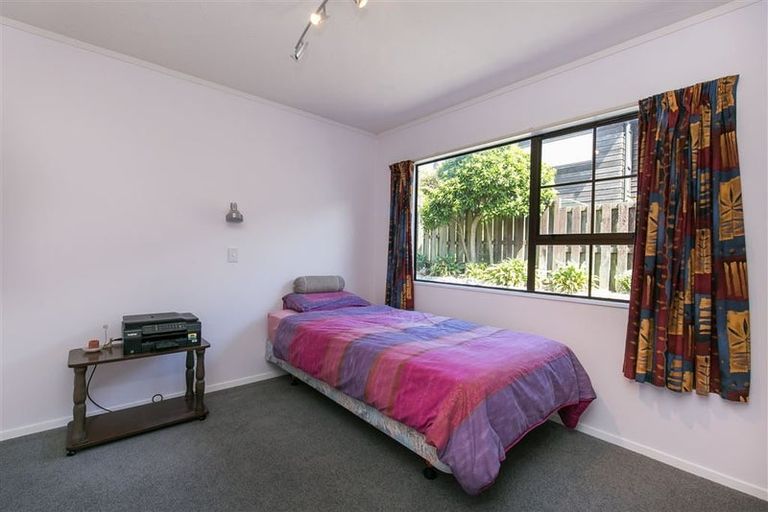 Photo of property in 74 Amapur Drive, Khandallah, Wellington, 6035