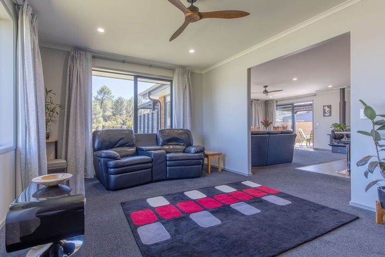 Photo of property in 8 Komahimahi Way, Motuoapa, 3382