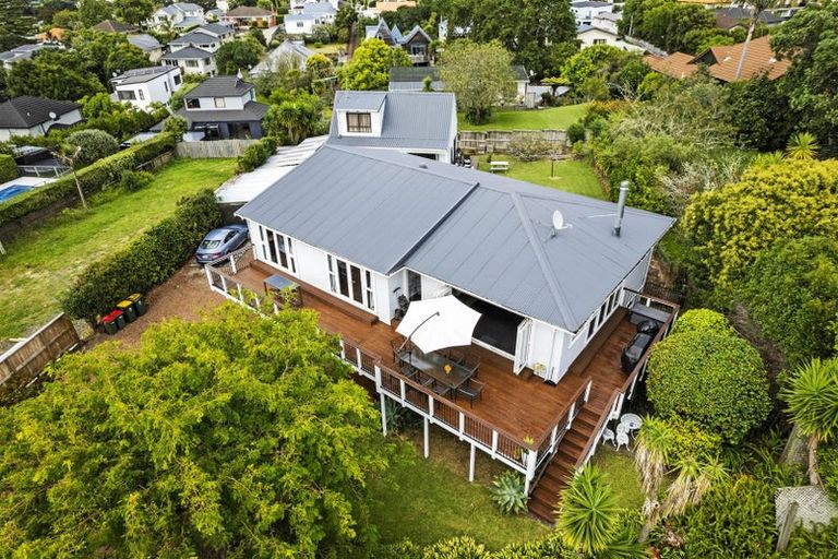 Photo of property in 76 Marine Parade, Mellons Bay, Auckland, 2014