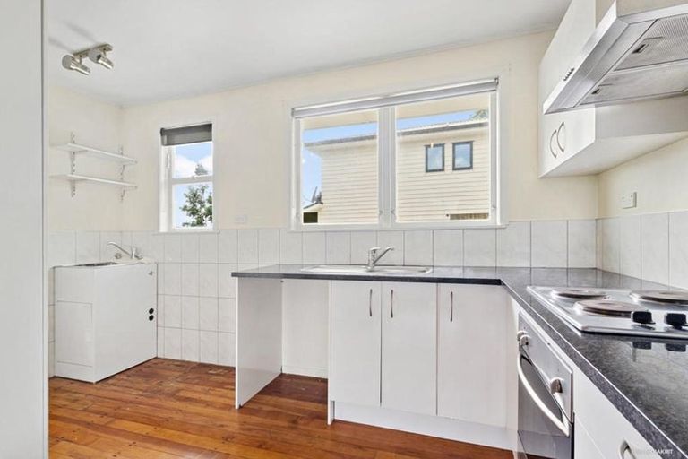 Photo of property in 4 Ranui Avenue, Ranui, Auckland, 0612