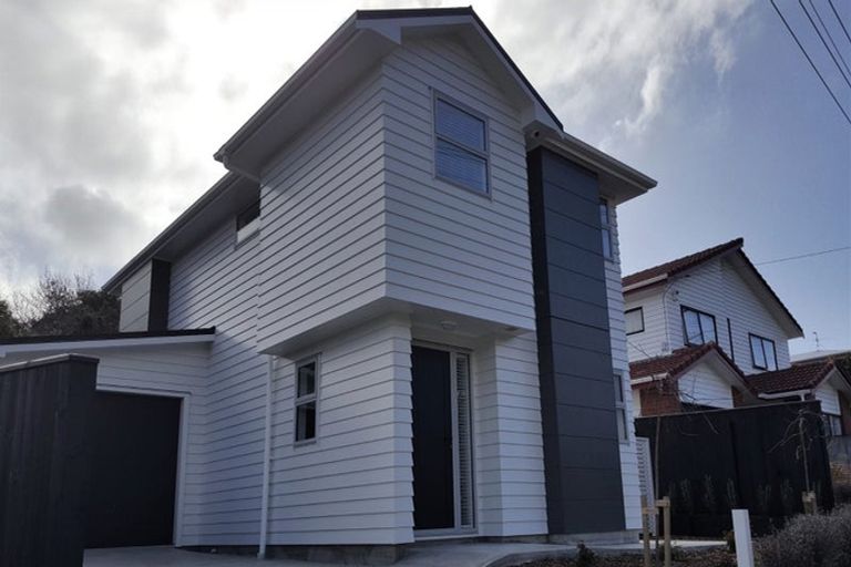 Photo of property in 27a Ranui Terrace, Tawa, Wellington, 5028