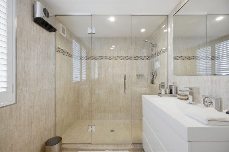 Photo of property in 2a Grangewood Lane, Burnside, Christchurch, 8053