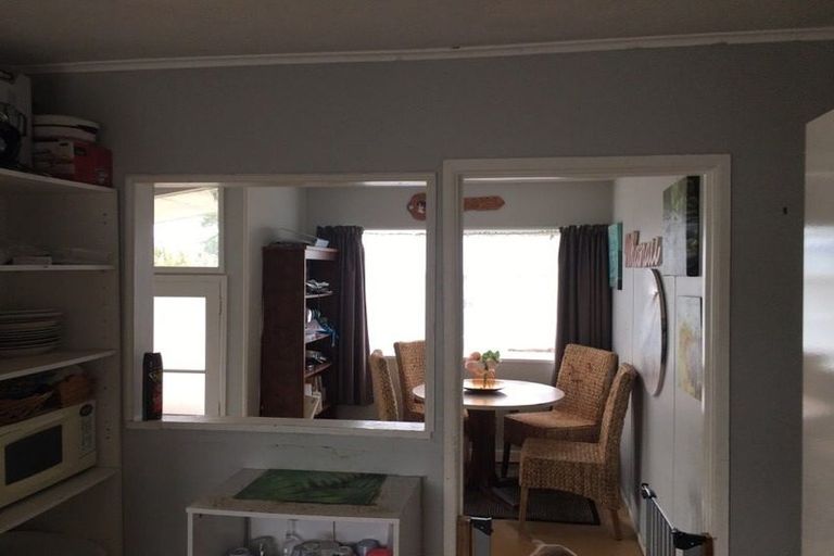 Photo of property in 18a Sylvan Crescent, Te Atatu South, Auckland, 0610