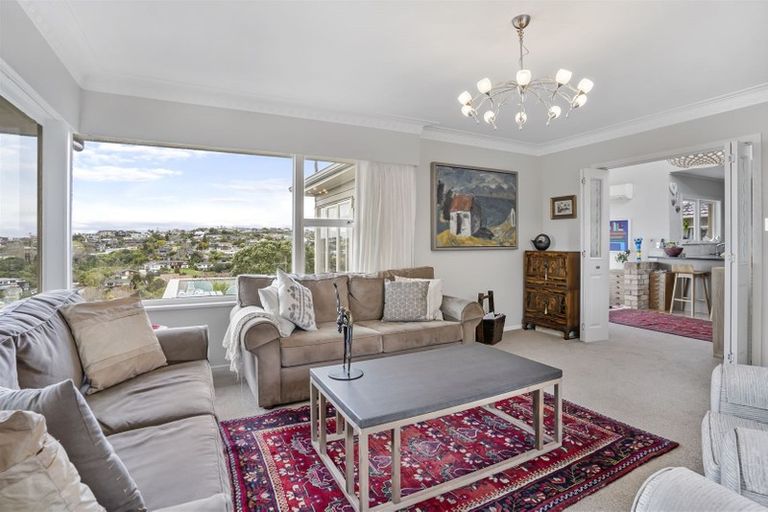 Photo of property in 1/5 Colmar Road, Mellons Bay, Auckland, 2014