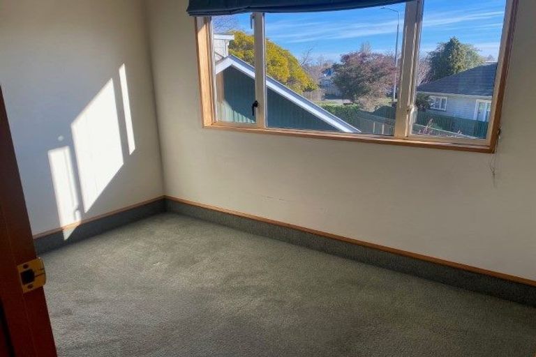 Photo of property in 68a Memorial Avenue, Ilam, Christchurch, 8053