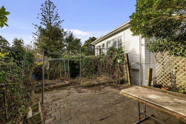 Photo of property in 35 Allen Terrace, Tawa, Wellington, 5028