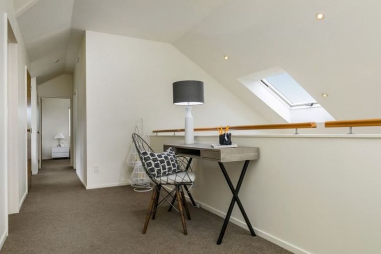 Photo of property in 10a Shiloh Way, Greenhithe, Auckland, 0632