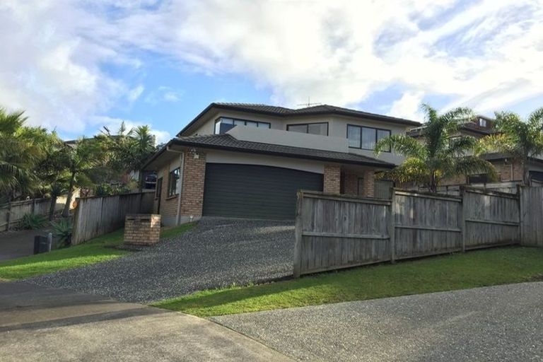 Photo of property in 62b Hogarth Rise, West Harbour, Auckland, 0618