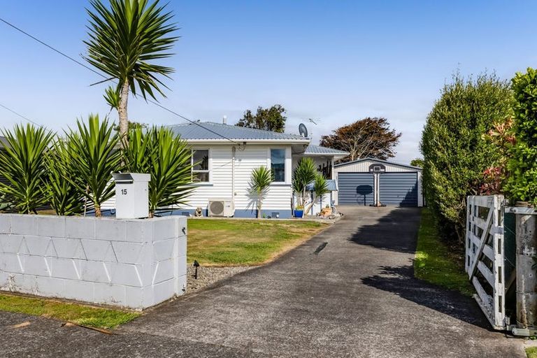 Photo of property in 15 Bone Crescent, Hawera, 4610