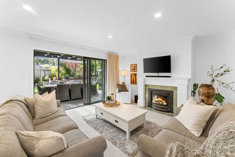 Photo of property in 10f Tupare Place, Highlands Park, New Plymouth, 4312