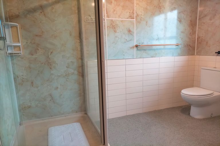 Photo of property in 2 Athenry Road, Bridge Hill, Alexandra, 9320