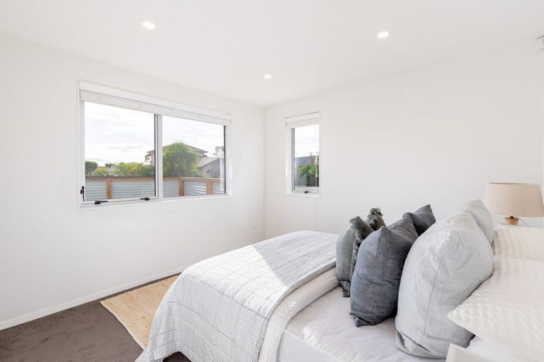Photo of property in 35 Cradock Street, South New Brighton, Christchurch, 8062
