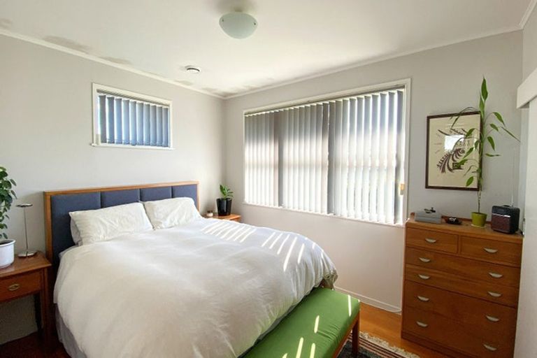 Photo of property in 17 Thomas Avenue, Te Atatu Peninsula, Auckland, 0610