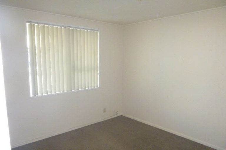 Photo of property in 19 Duchess Place, Maupuia, Wellington, 6022