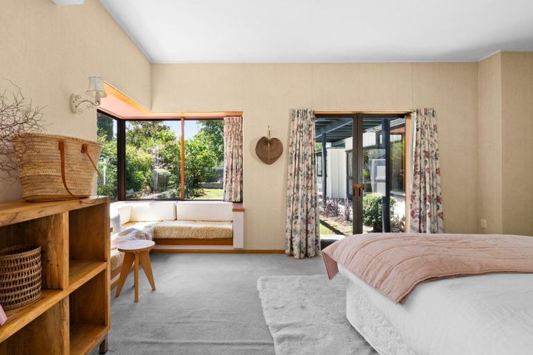 Photo of property in 3 Kopanga Road, Havelock North, 4130