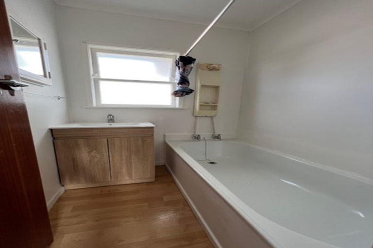 Photo of property in 2/9 Ti Rakau Drive, Pakuranga, Auckland, 2010