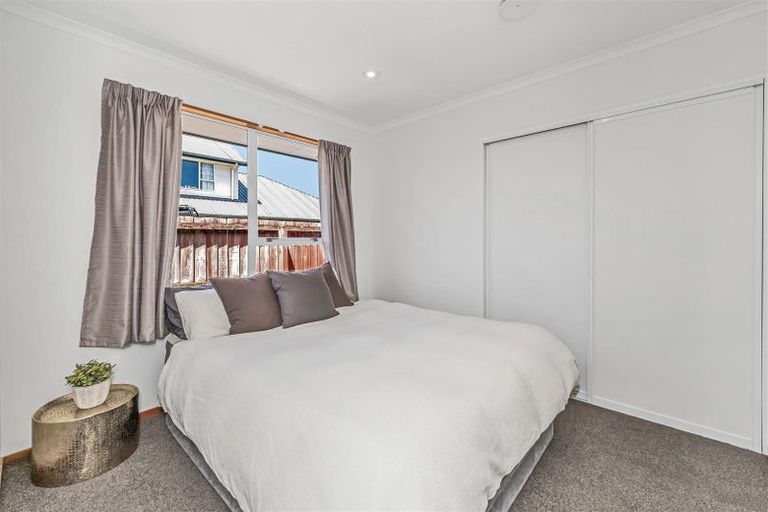 Photo of property in 10 Beauford Place, Parklands, Christchurch, 8083
