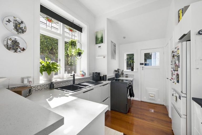 Photo of property in 409 Marine Drive, Mahina Bay, Lower Hutt, 5013