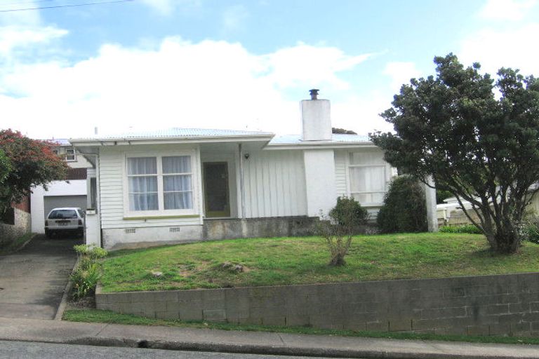 Photo of property in 15 Mark Avenue, Paparangi, Wellington, 6037