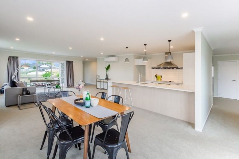 Photo of property in 12 Gardner Place, Otaki, 5512