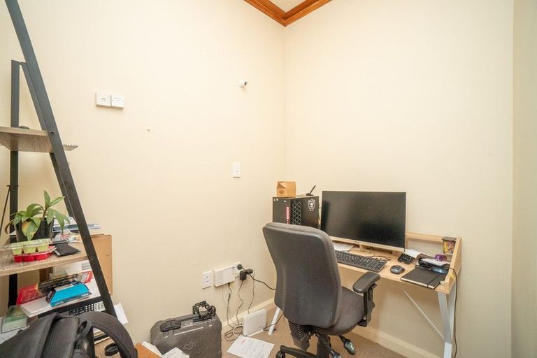 Photo of property in 19 South Street, West End, Palmerston North, 4410