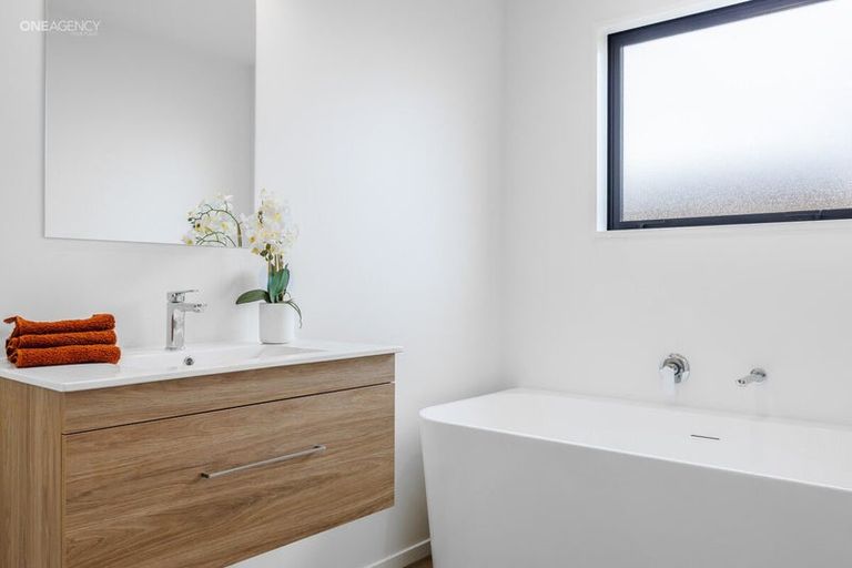 Photo of property in 19 Cassia Way, Rolleston, 7614