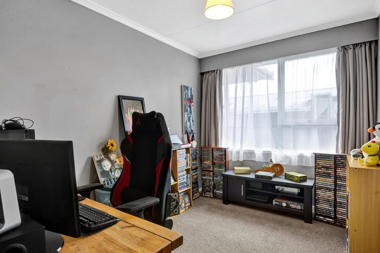 Photo of property in 14 Kowhai Street, Inglewood, 4330