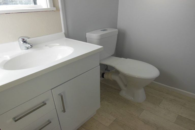 Photo of property in 80 Hellyers Street, Birkdale, Auckland, 0626