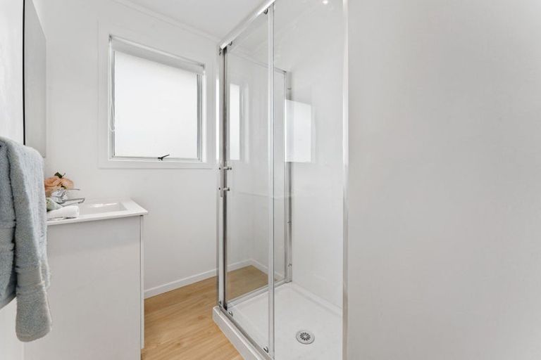 Photo of property in 2/48 Archmillen Avenue, Pakuranga Heights, Auckland, 2010