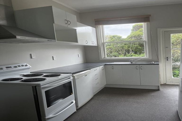 Photo of property in 24a Waripori Street, Berhampore, Wellington, 6023