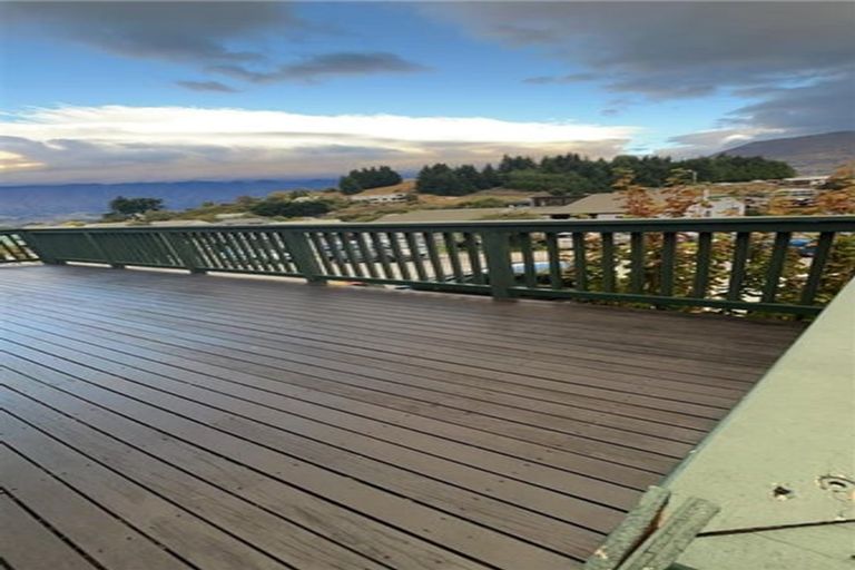 Photo of property in 11 Dart Place, Fernhill, Queenstown, 9300