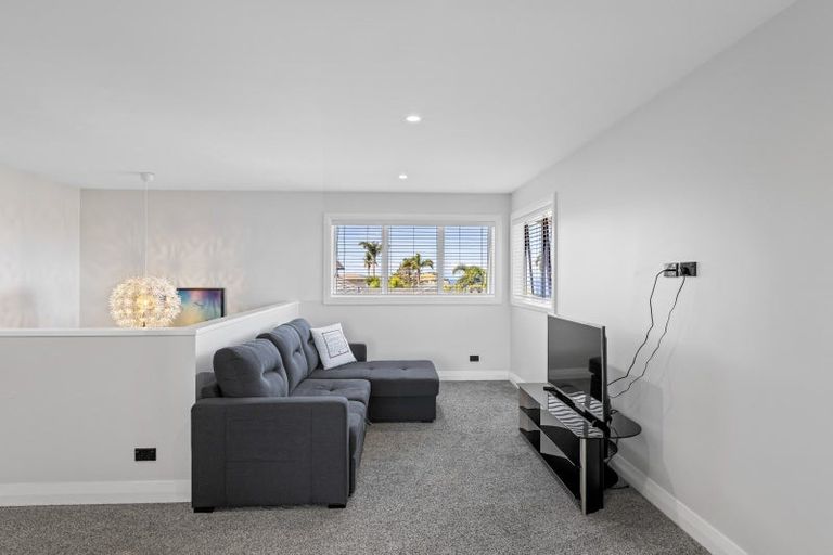 Photo of property in 16 Palm View Terrace, Gulf Harbour, Whangaparaoa, 0930