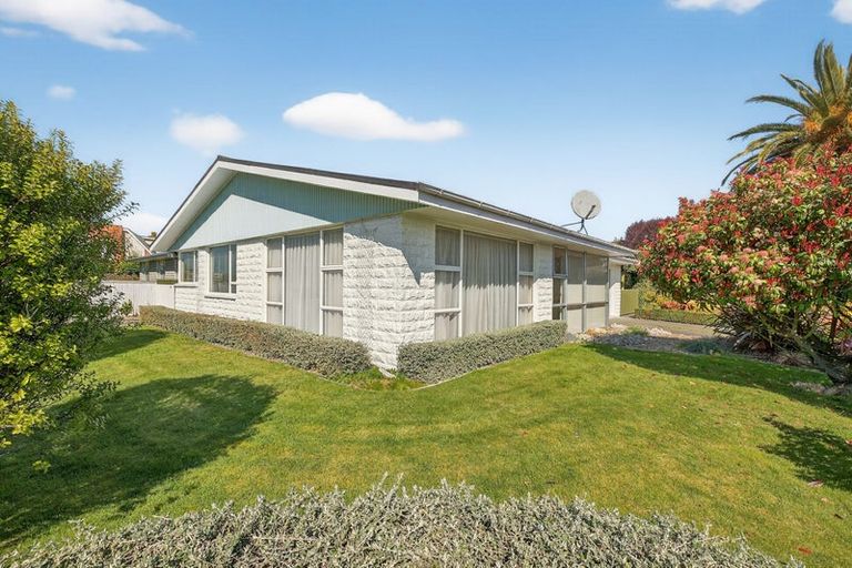 Photo of property in 7 Talltree Avenue, Avonhead, Christchurch, 8042
