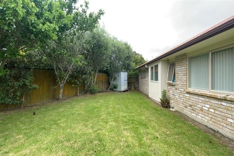 Photo of property in 6 Blackwood Drive, Wattle Downs, Auckland, 2103