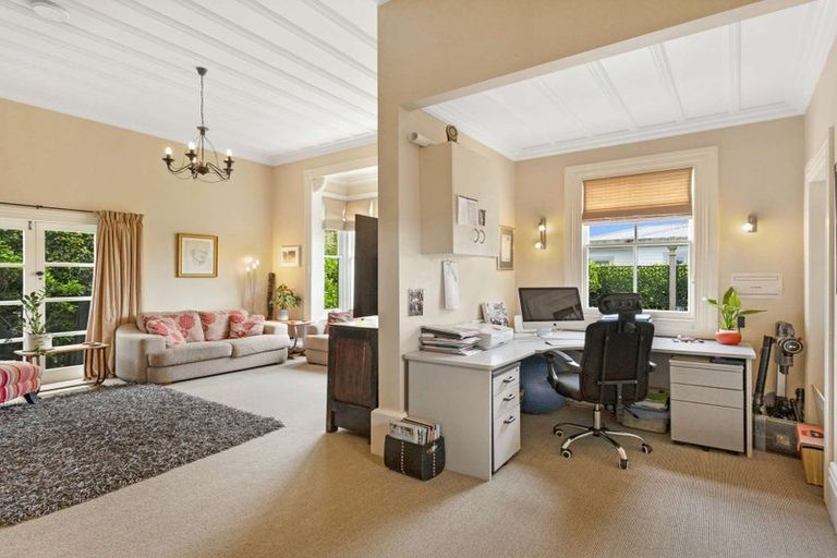 Photo of property in 44 Te Mata Road, Havelock North, 4130