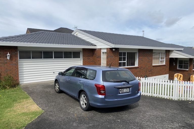 Photo of property in 1/71 Browns Bay Road, Browns Bay, Auckland, 0630