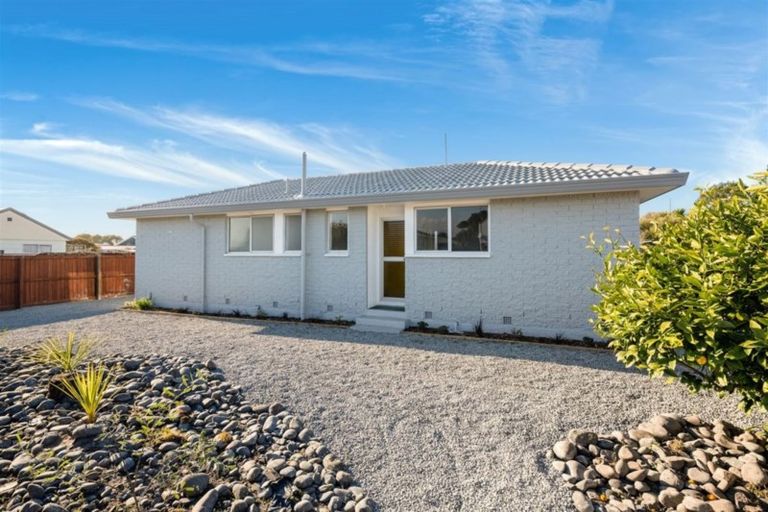 Photo of property in 40 Meon Street, Aranui, Christchurch, 8061