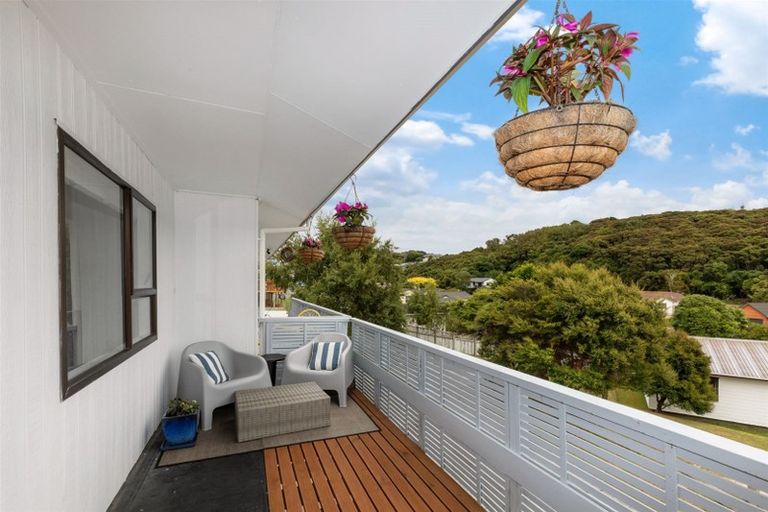 Photo of property in 49a Albatross Close, Whitby, Porirua, 5024