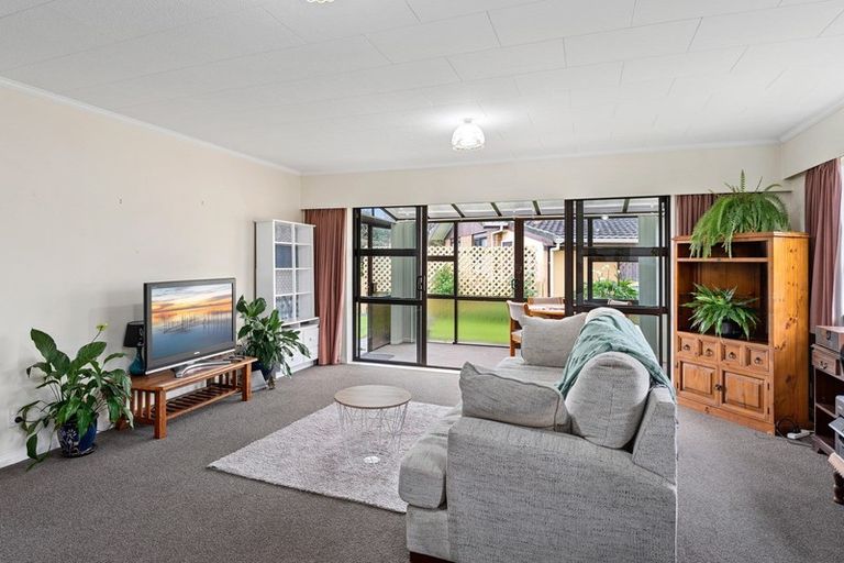 Photo of property in 1 Nikau Place, Otaki, 5512