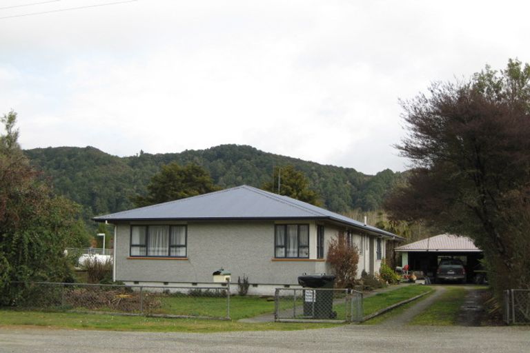 Photo of property in 34 Fairfax Street, Murchison, 7007