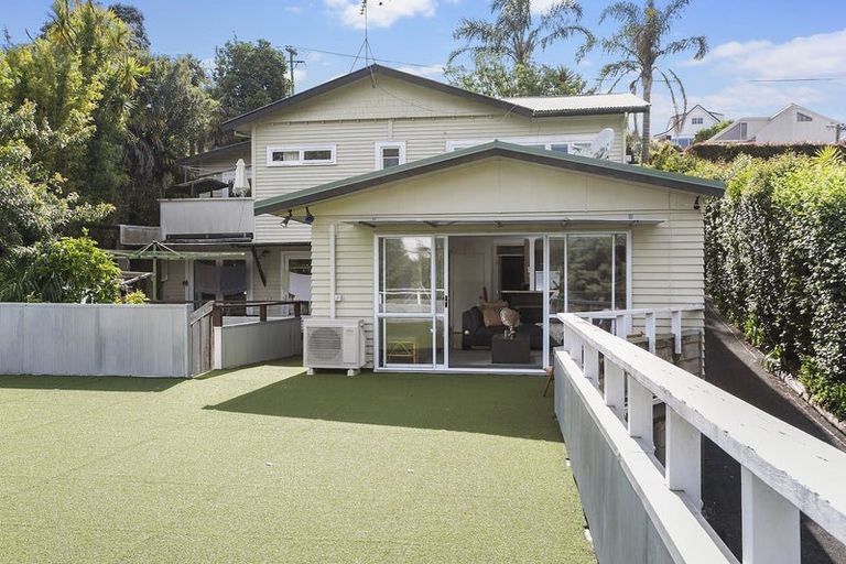 Photo of property in 36 Comins Crescent, Mission Bay, Auckland, 1071